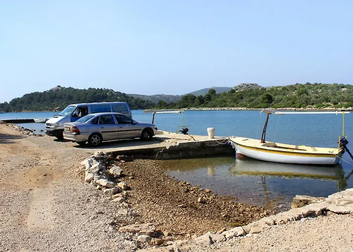 Secluded Fisherman's Cove Magrovica - Telascica, Dugi Otok - 8142 * Sali
