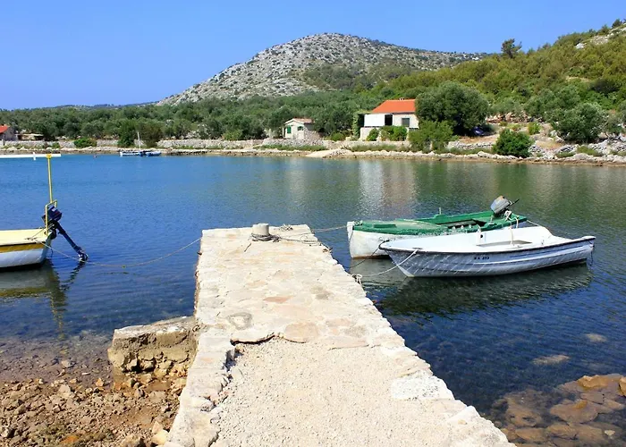 Secluded Fisherman's Cove Magrovica - Telascica, Dugi Otok - 8142 * Sali