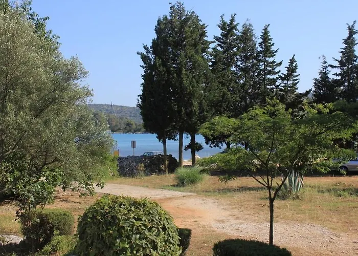 Secluded Fisherman's Cove Magrovica - Telascica, Dugi Otok - 8142 * Sali